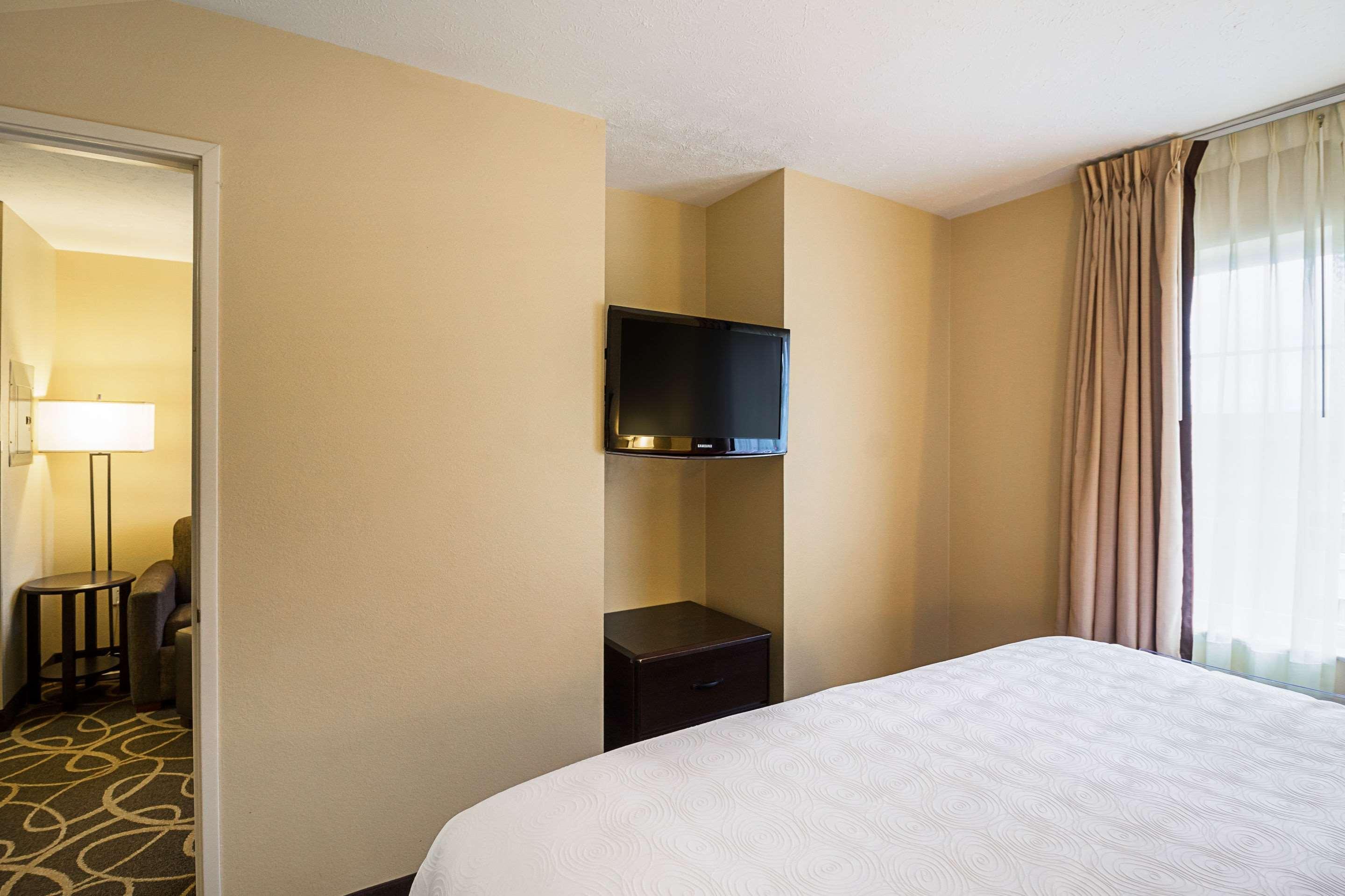 เมนสเตย์ สวีท ฟาร์โก Hotel ภายนอก รูปภาพ