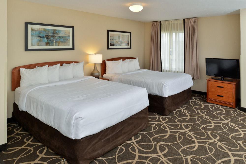 เมนสเตย์ สวีท ฟาร์โก Hotel ภายนอก รูปภาพ